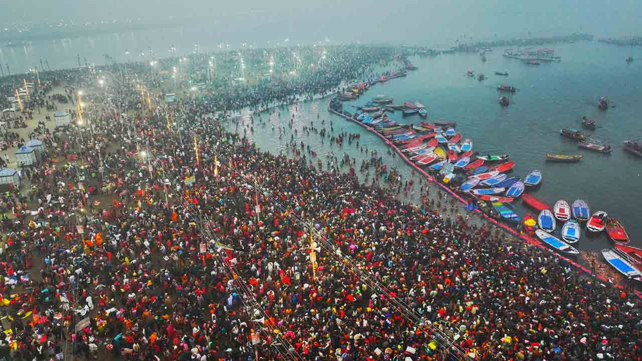 Maha Kumbh Mela | ప్రారంభమైన మహా కుంభమేళా.. భక్త జనసంద్రంగా ప్రయాగ్‌రాజ్‌