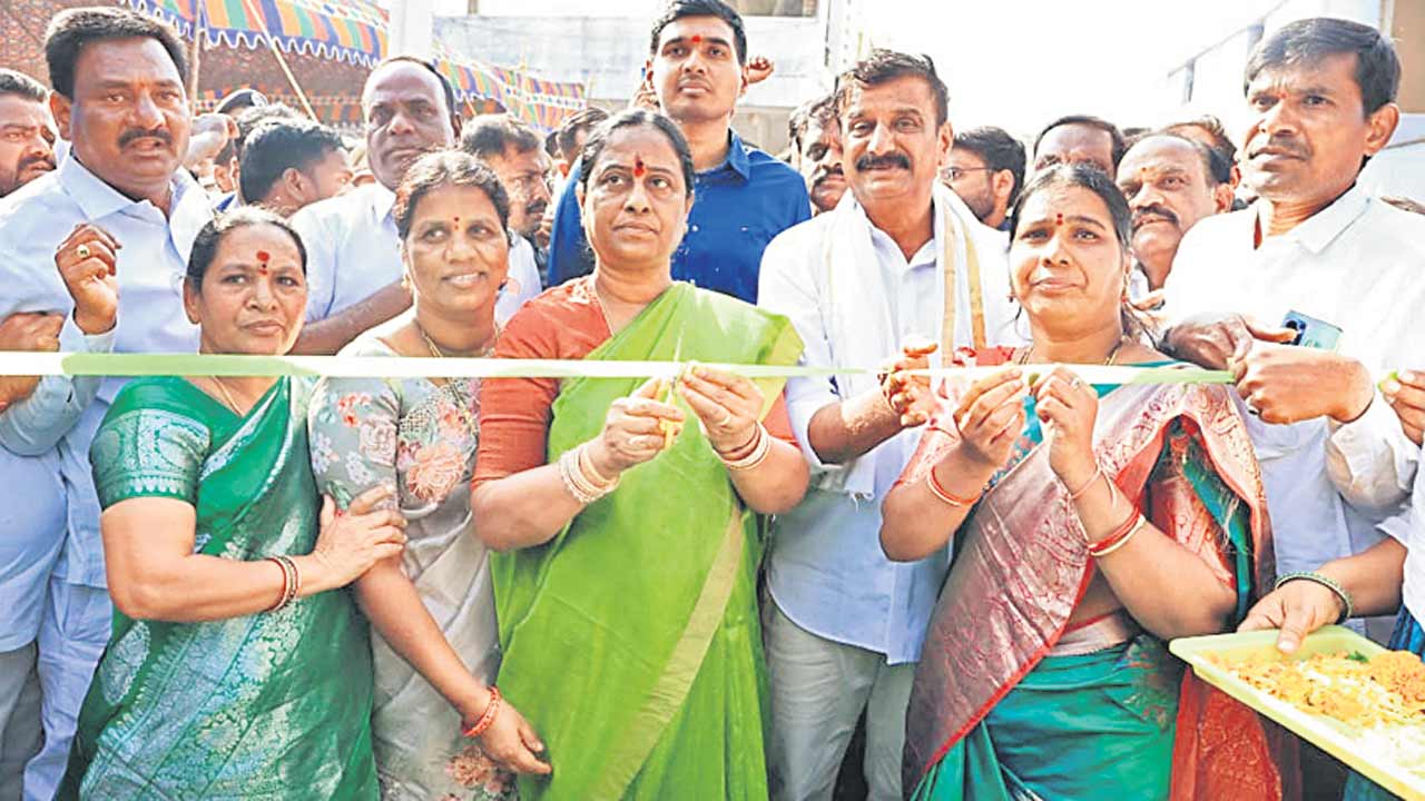 దుబ్బాకలో పలు అభివృద్ధి పనులకు శ్రీకారం