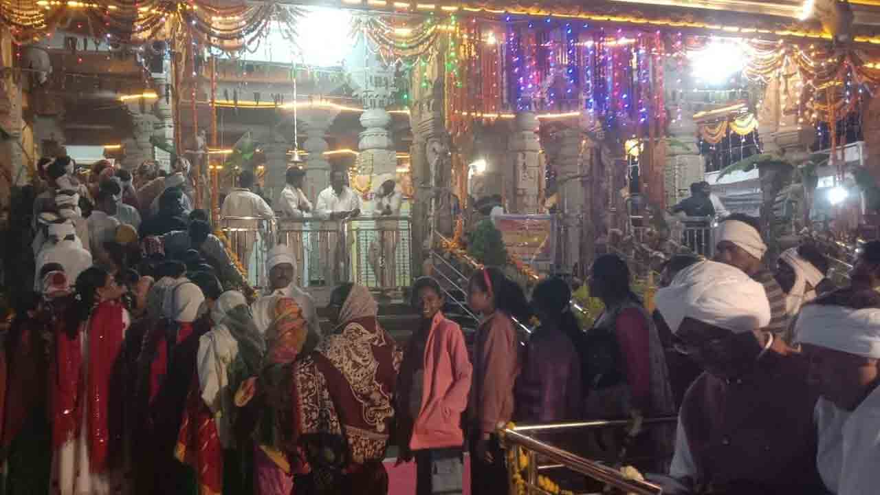 Nagoba Jatara | వైభవంగా నాగోబా జాతర.. పోటెత్తిన భక్తులు