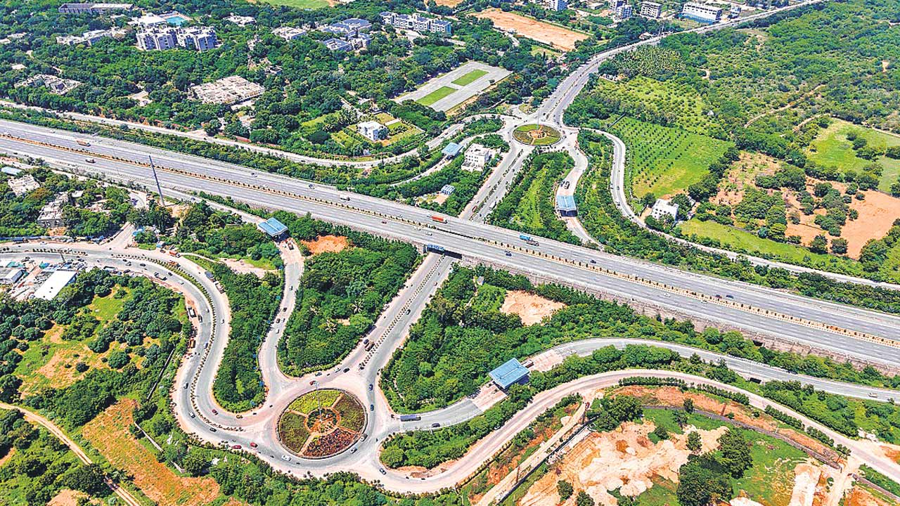 ఏడాది గడిచినా.. మౌలిక వసతులేవీ?