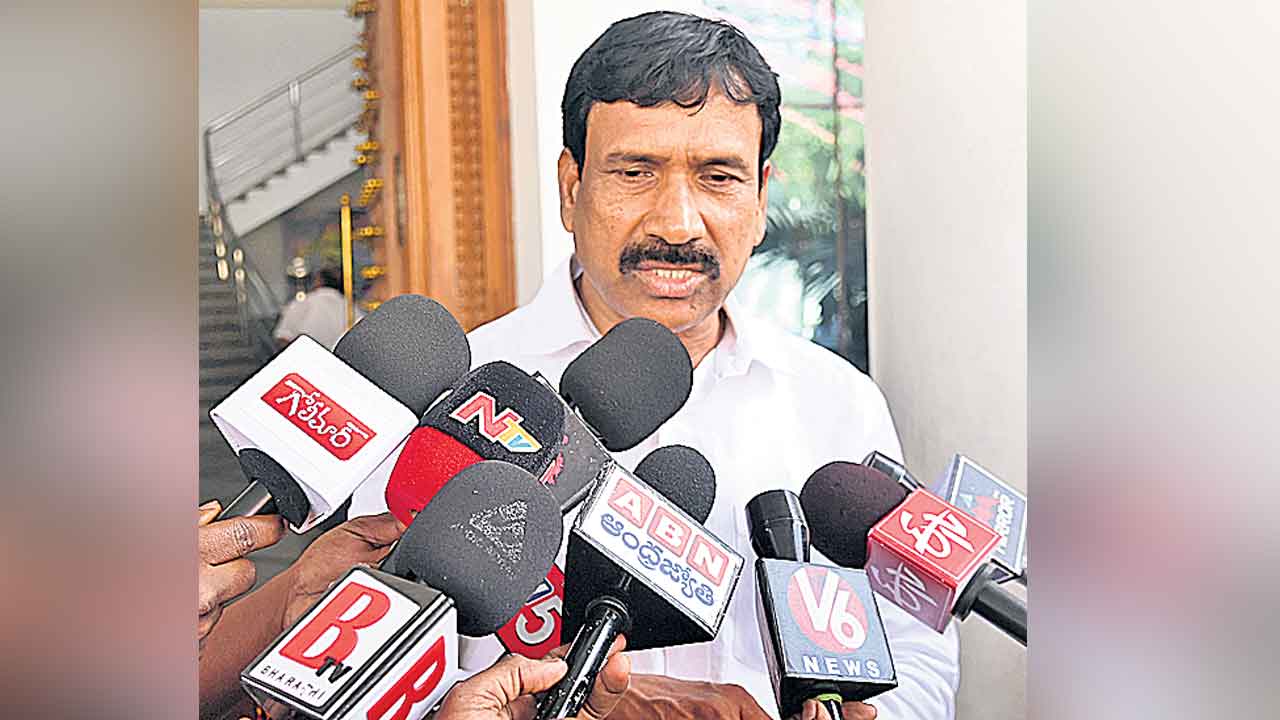 కాంగ్రెస్‌కే దొంగ దీక్షలు అలవాటు