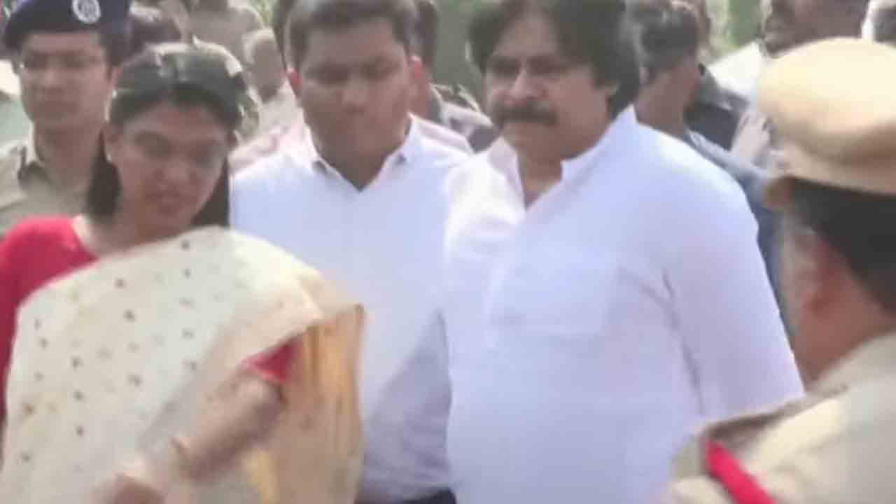 Pawan Kalyan | గేమ్ ఛేంజ‌ర్ ఘటన.. ప్రమాదస్థలాన్ని పరిశీలించిన పవన్‌ కల్యాణ్‌