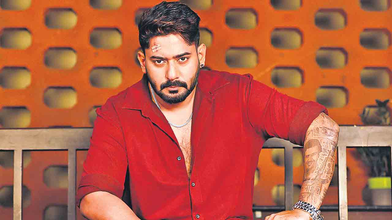 టైమ్‌ లూప్‌ కాన్సెప్ట్‌తో..