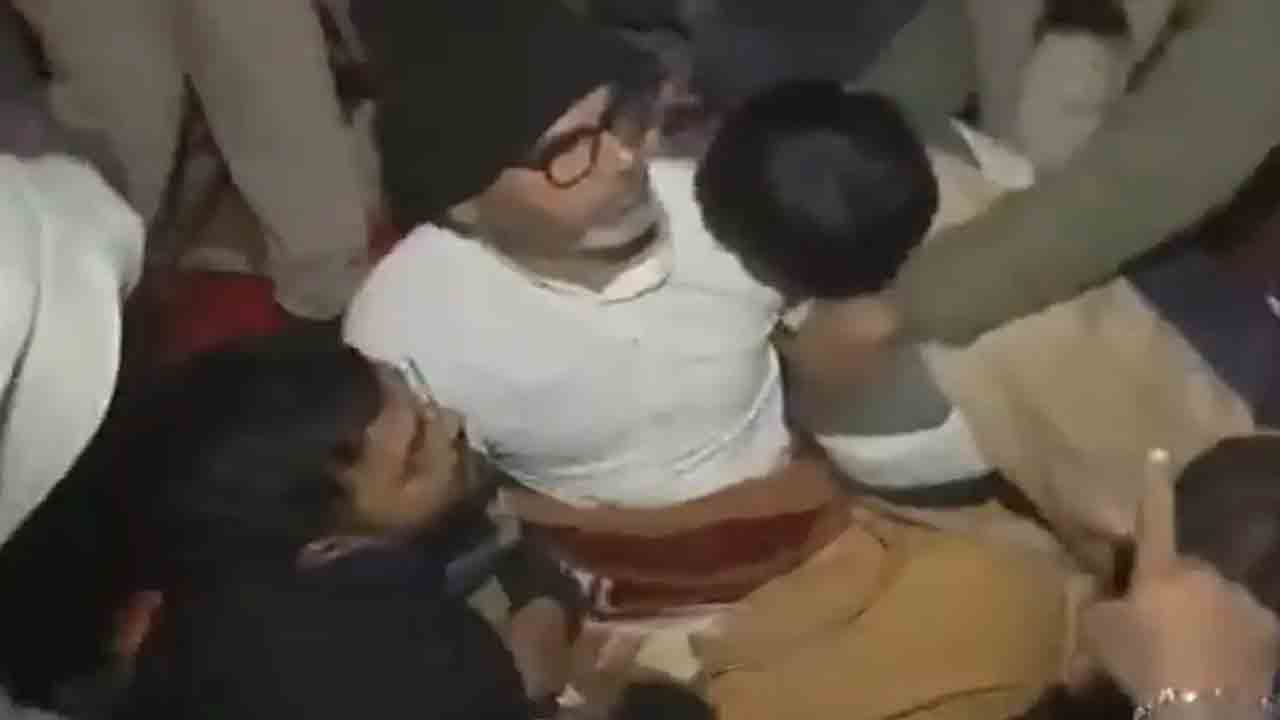 Prashant Kishor | ప్రశాంత్‌ కిశోర్‌ ఆమరణ దీక్ష భగ్నం.. బలవంతంగా ఎయిమ్స్‌కు తరలింపు