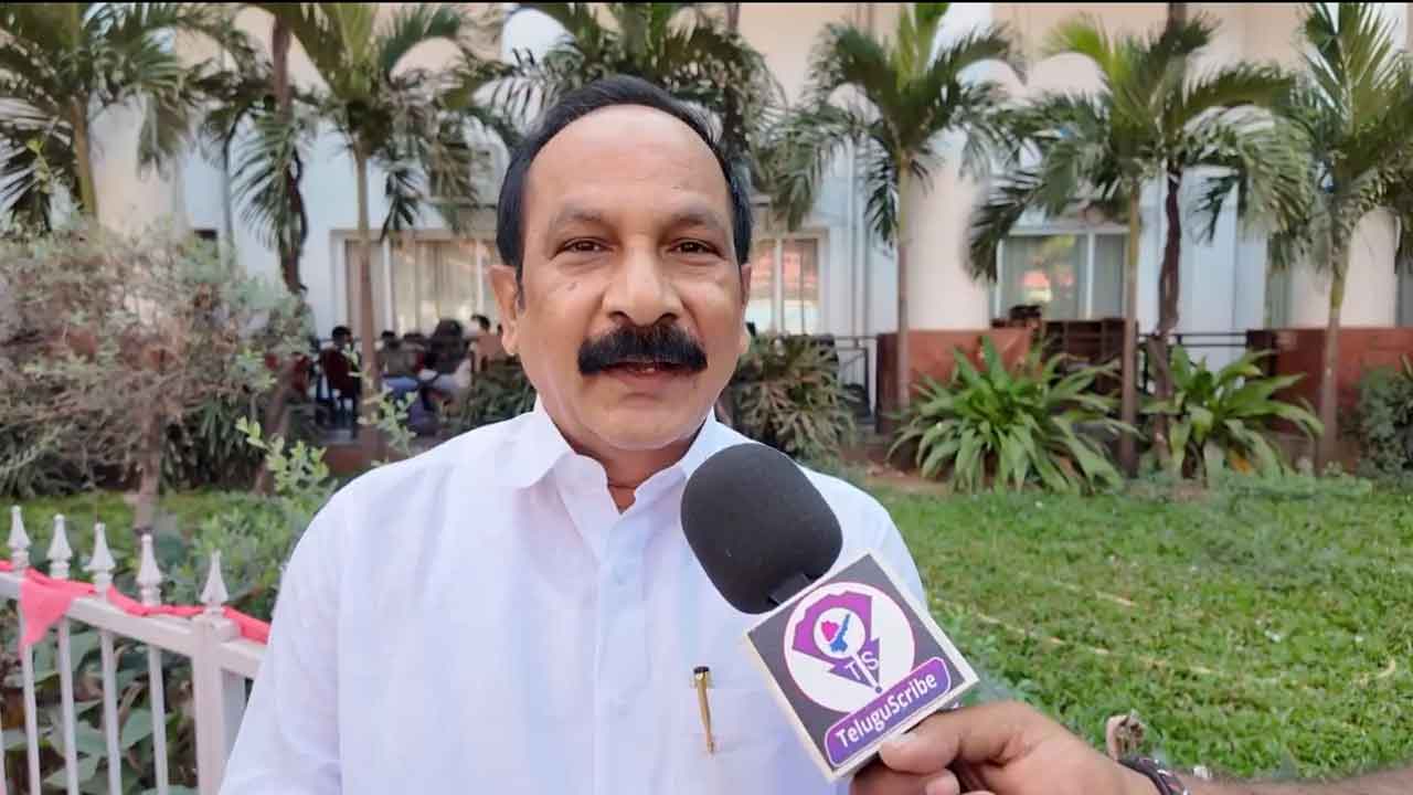 MLC Ravinder Rao | లాయర్ సమక్షంలో ప్రశ్నించేదుకు ఏసీబీకి ఏం ఇబ్బంది? : ఎమ్మెల్సీ రవీందర్ రావు