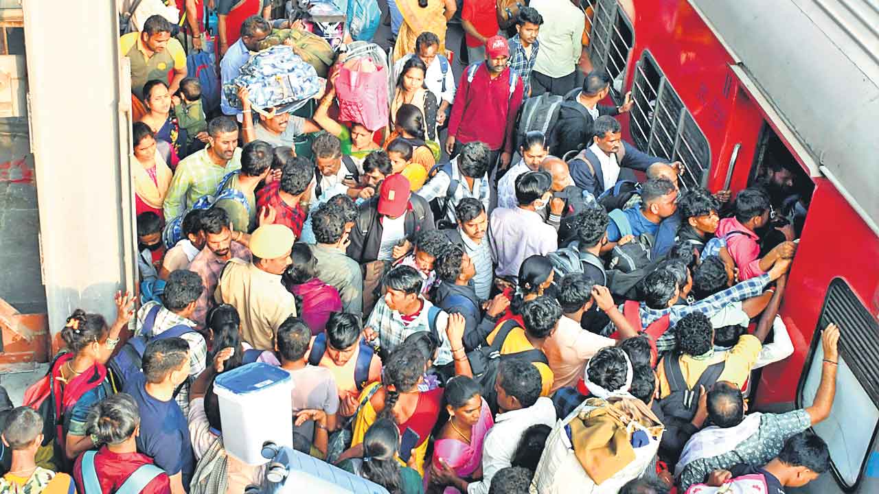 అడుగు పెట్టలేనంత రద్దీ