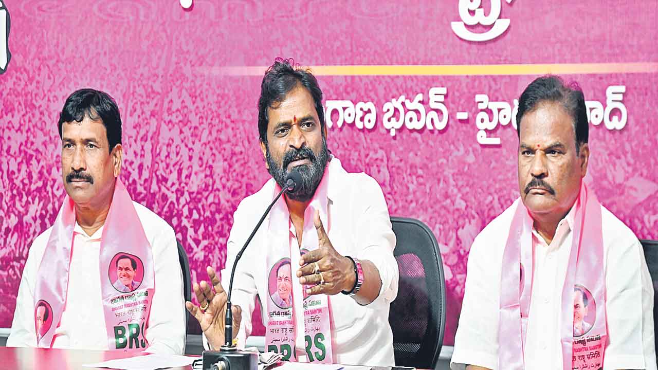 కాల్వలు తవ్వాలంటే గతాన్ని తవ్వుతున్నరు!