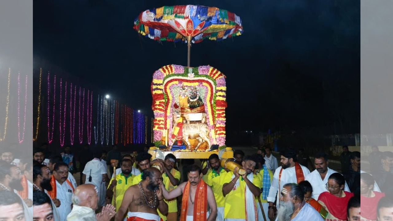 Srisailam Temple | శ్రీగిరిలో వైభవంగా ఆరుద్రోత్సవం.. నందివాహనంపై విహరించిన ఆదిదంపతులు..