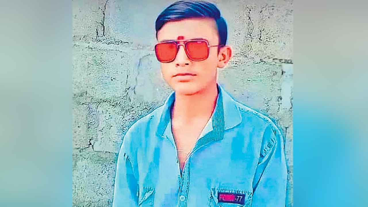 ఖోఖో ఆడుతూ విద్యార్థి మృతి