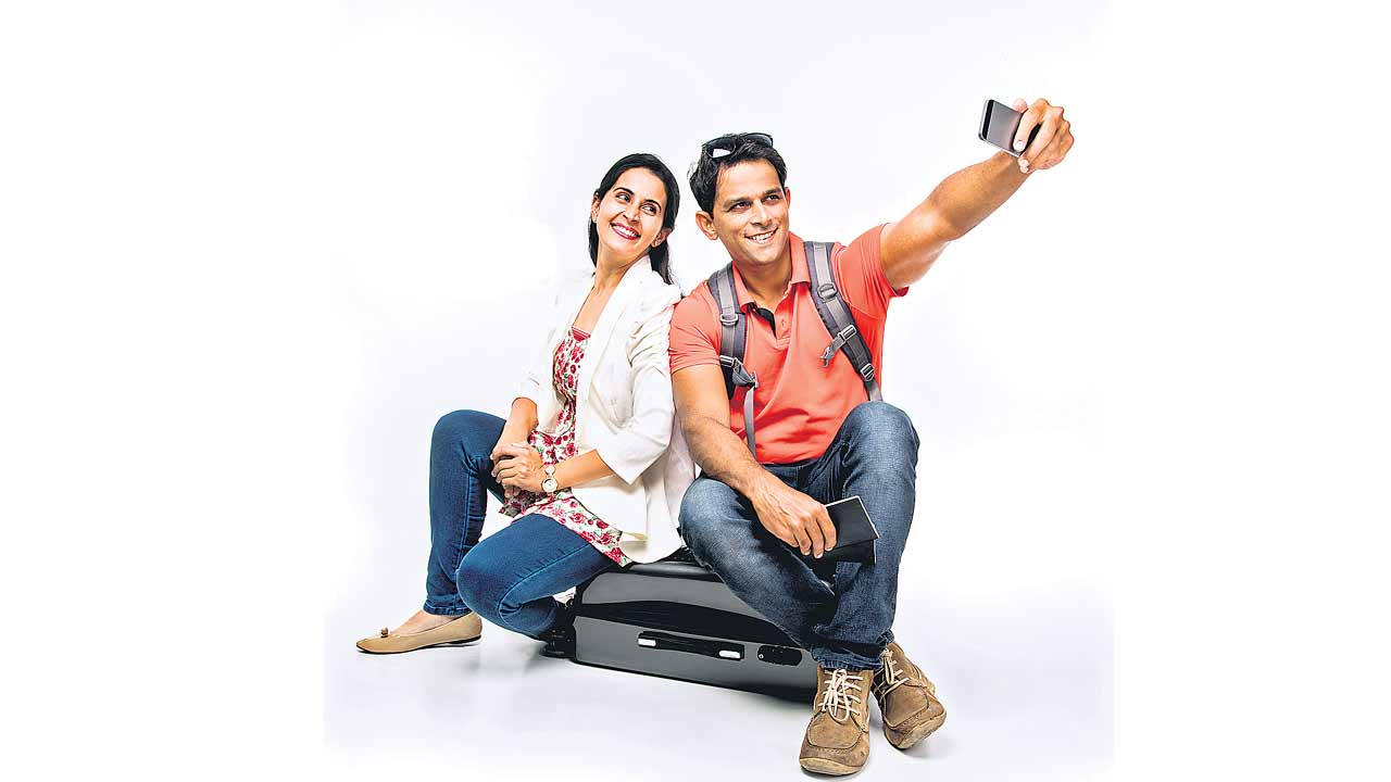 Selfie | సెల్ఫీ.. ఇలా చేస్తే మరింత స్టయిలిష్‌గా!