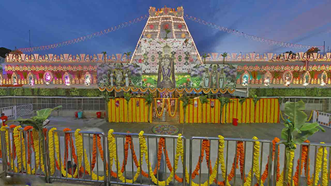 Tirumala | మైసూర్‌ తరహాలో తిరుమలకు విద్యుత్‌ దీపాలంకరణలు