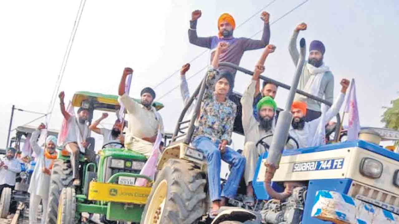 రిపబ్లిక్‌ డే రోజు ట్రాక్టర్‌ మార్చ్‌లు