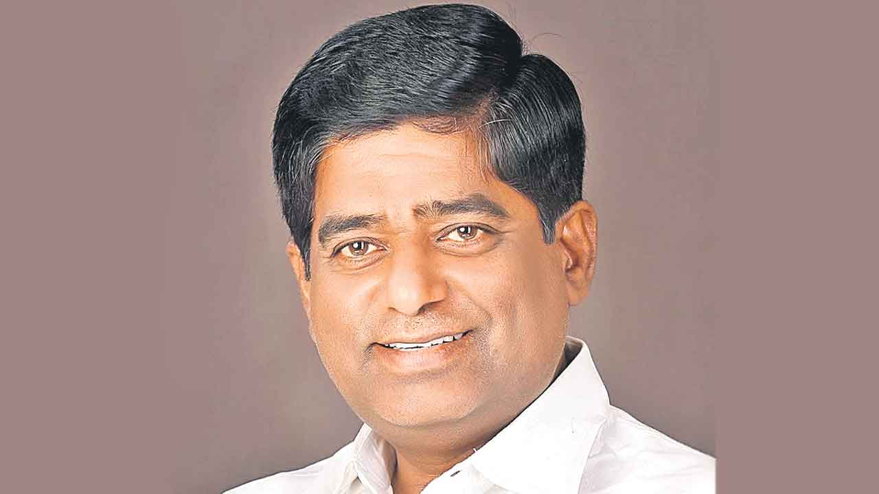 V Prakash