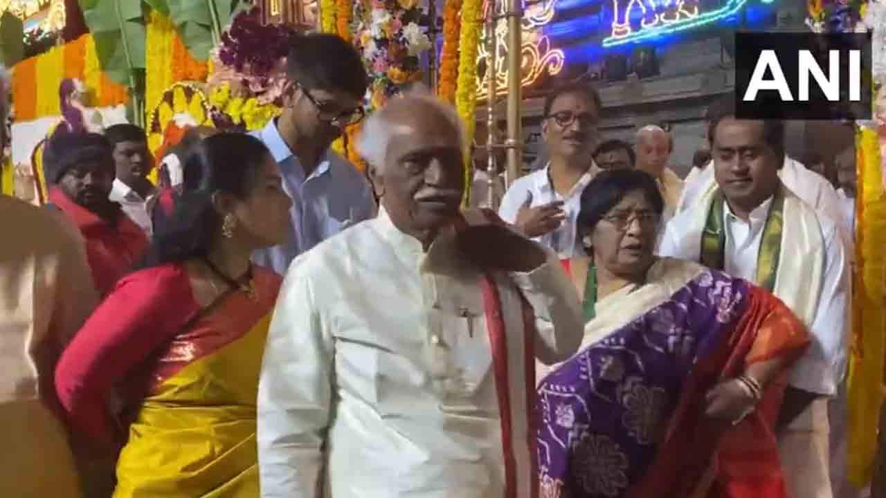 Tirumala | గోవిందనామస్మరణతో మారుమ్రోగిన తిరుమల.. స్వామివారిని దర్శించుకున్న ప్రముఖులు