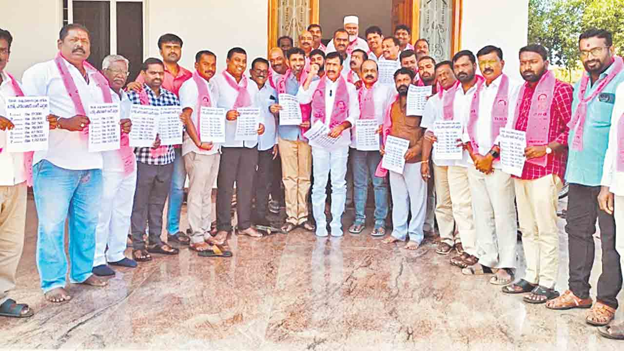 రైతు వ్యతిరేక విధానాలను అవలంబిస్తున్న సర్కార్‌