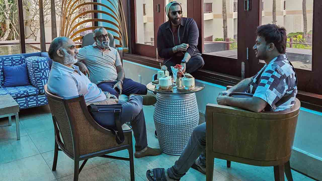 Varun Tej | స్క్రిప్ట్‌ డిస్కషన్స్ కోసం.. వరుణ్‌ తేజ్‌-మేర్లపాక గాంధీ VT15 టీం ఎక్కడికెళ్లిందో తెలుసా..?