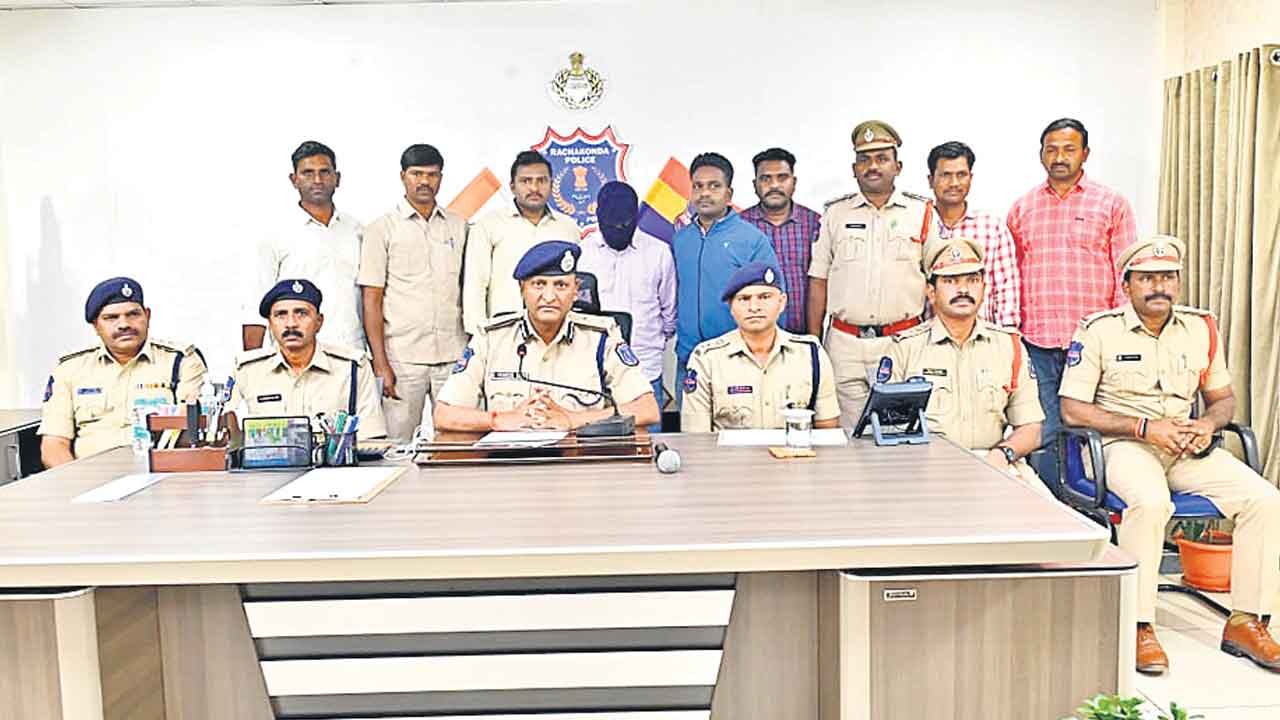 మనస్పర్థలతోనే క్రూరంగా చంపేశాడు!