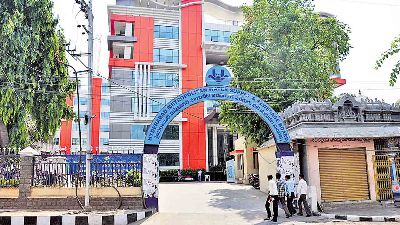 వాటర్‌ ట్యాంకర్‌ డెలివరీలో జాప్యం ఉండొద్దు