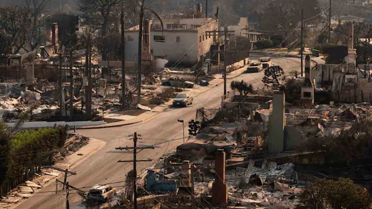 Wildfire | కార్చిచ్చుకు కారణమేంటి.. లాస్‌ ఏంజెల్స్‌ వైల్డ్‌ఫైర్‌పై ఫెడరల్‌ విచారణ షురూ