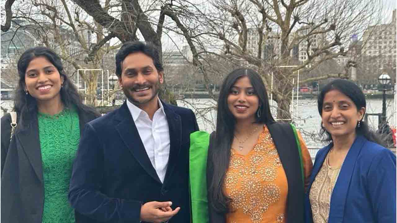 YS Jagan | లండన్లో జగన్.. సైన్స్లో పట్టా పొందిన కుమార్తెకు అభినందనలు