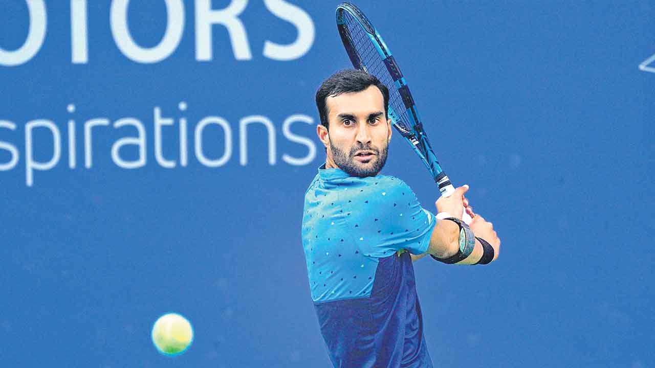 బాంబ్రీ క్వార్టర్స్‌కు.. బాలాజీ ఇంటికి