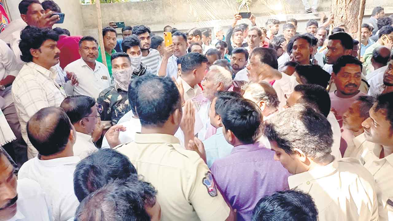 గ్రామ సభల్లో గందరగోళం