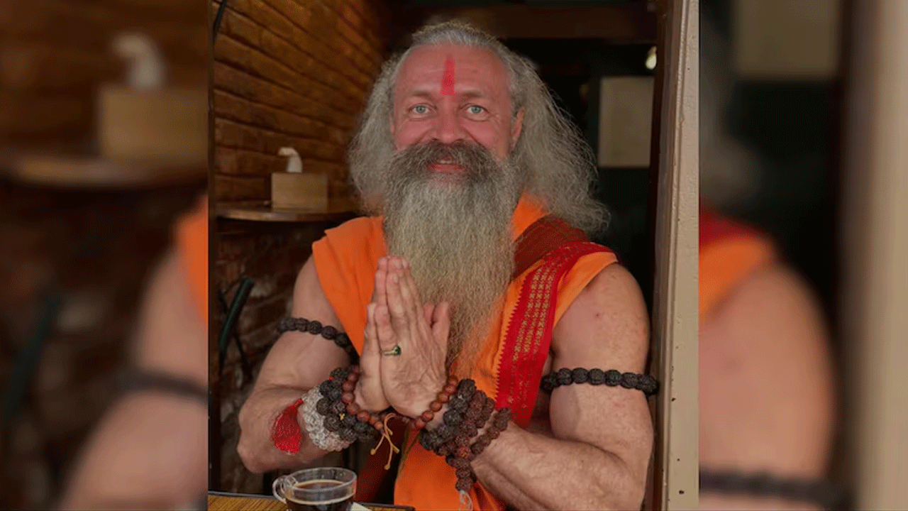 Muscular Baba: కుంభ‌మేళాలో కండ‌ల బాబా.. ఫిదా అవుతున్న జ‌నం