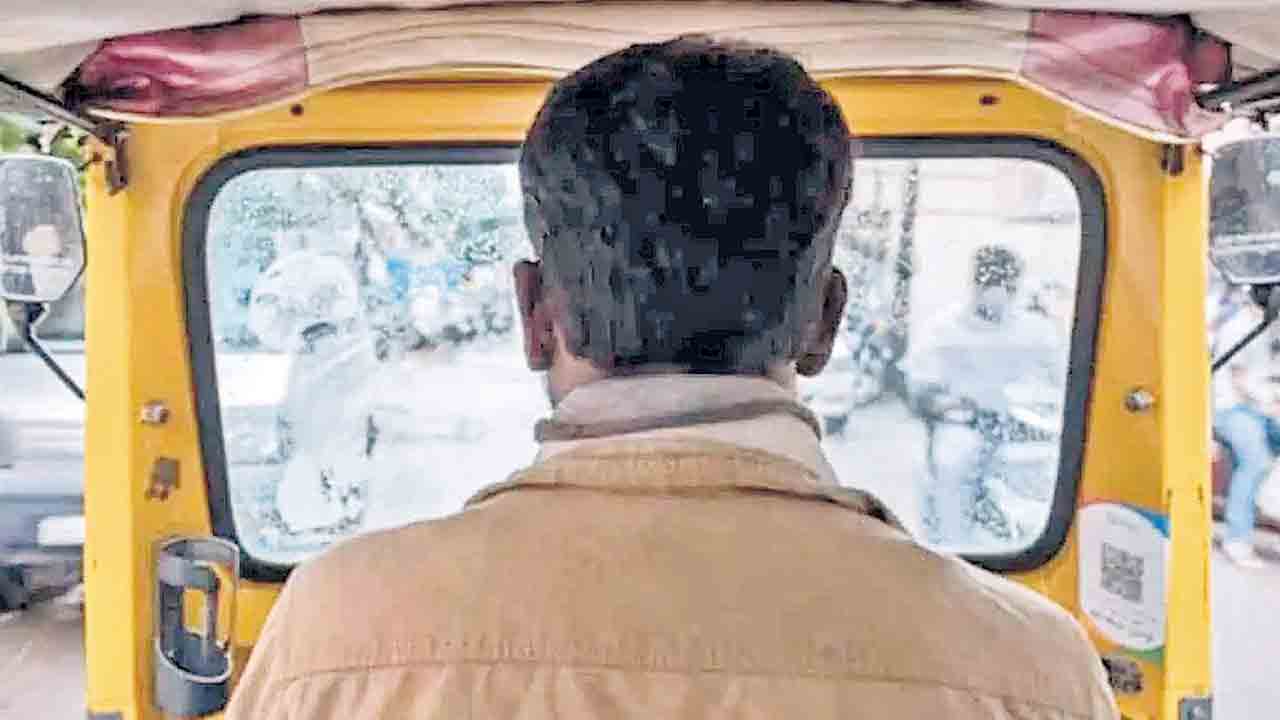 ఆటోడ్రైవర్‌ ఆత్మహత్య