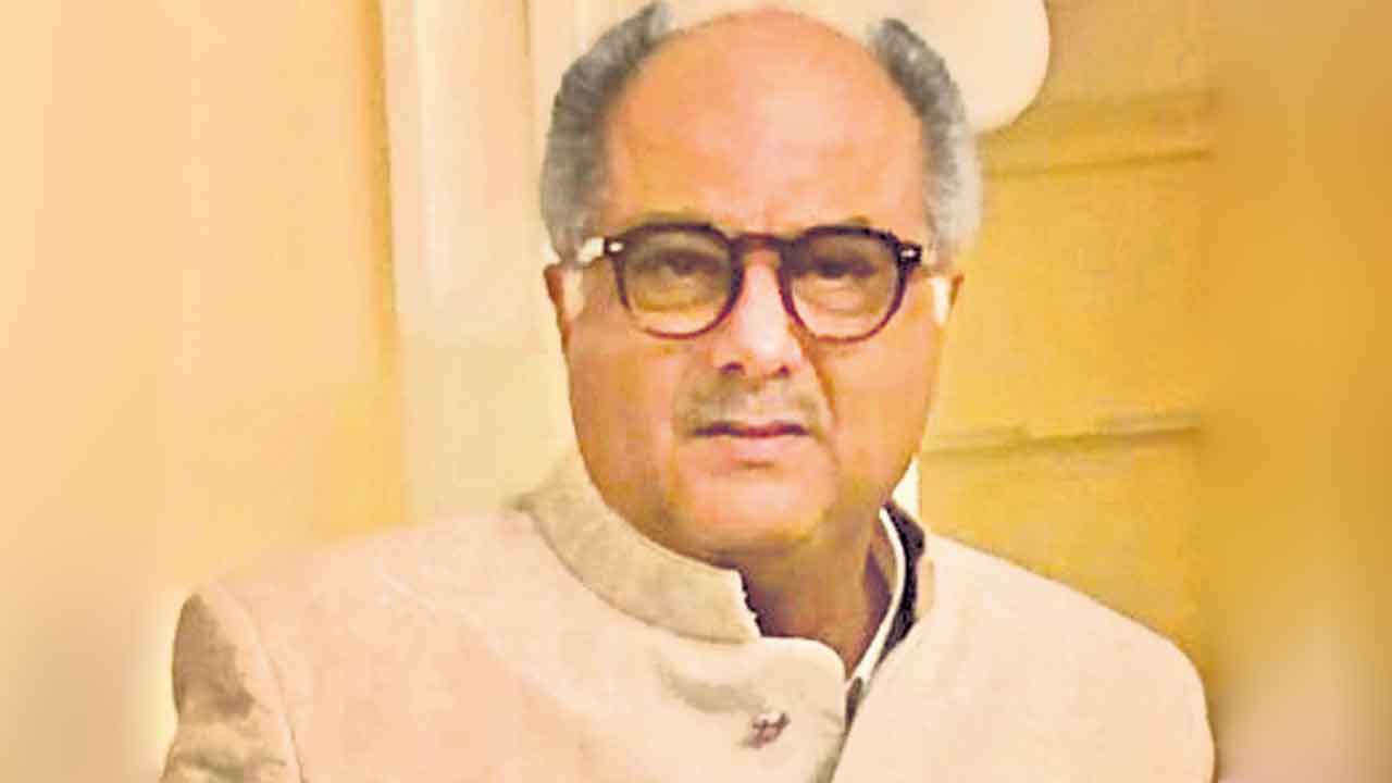 అల్లు అర్జున్‌ను నిందించొద్దు!