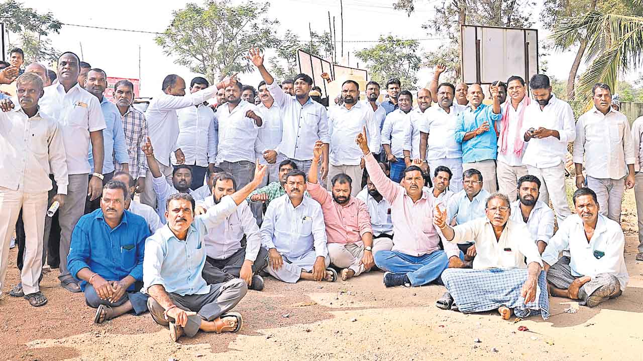 దుబ్బాకలో ప్రొటోకాల్‌ రగడ