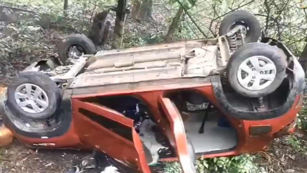 Tirumala | తిరుమల ఘాట్‌ రోడ్డులో కారు బోల్తా.. నలుగురికి గాయాలు