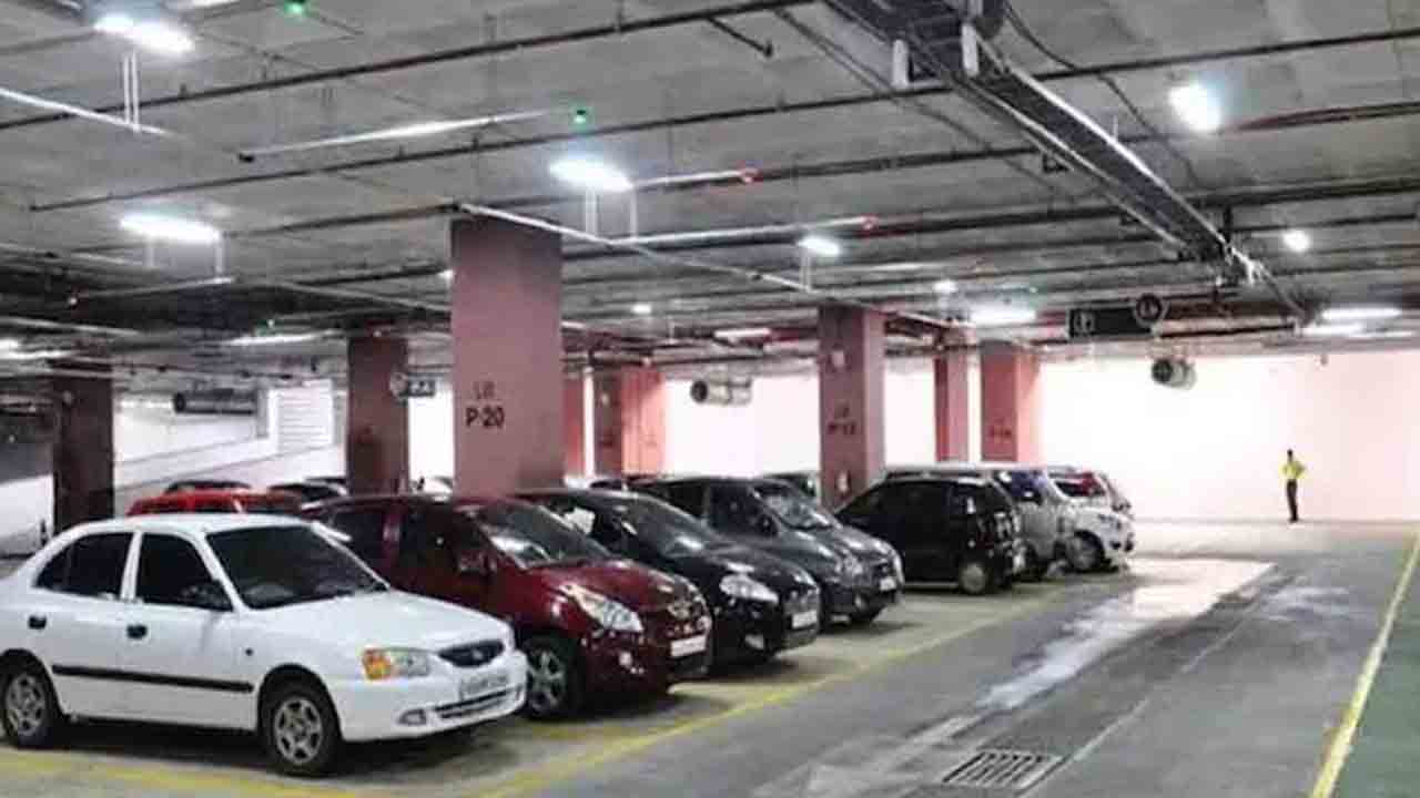 పార్కింగ్‌ స్థలముంటేనే కారు అమ్మకం