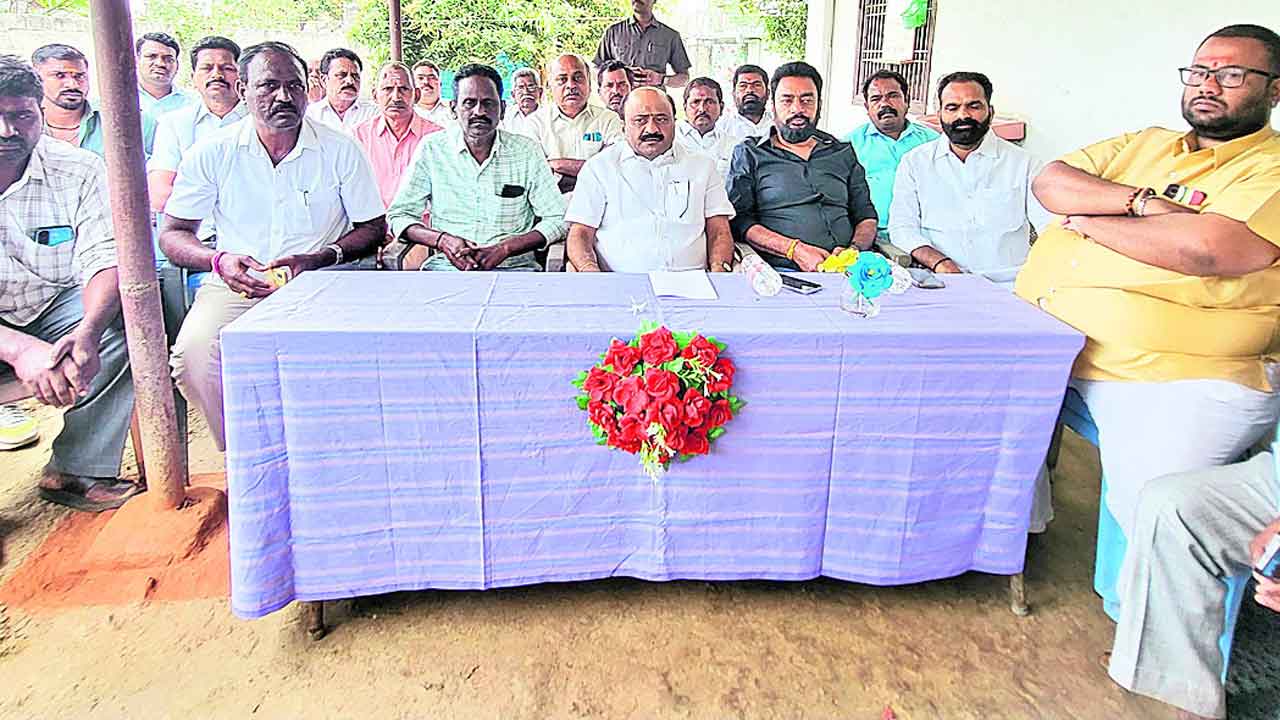 ఎన్నికల సాకుతో కాంగ్రెస్‌ కుట్రలు