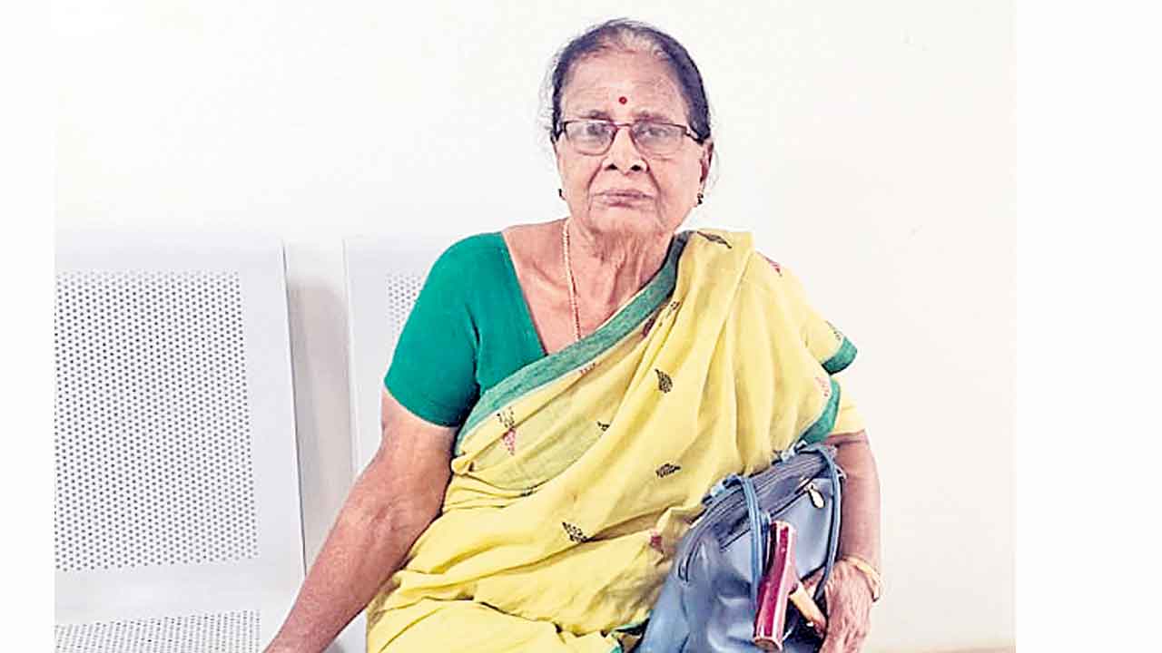 బతికున్న అత్తను చంపేసింది.. జీవించి ఉండగానే డెత్‌ సర్టిఫికెట్‌