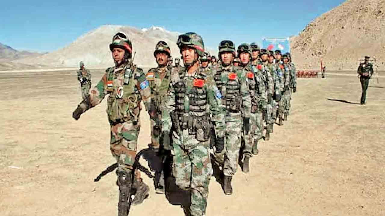 అటు చర్చలు.. ఇటు కవాతు