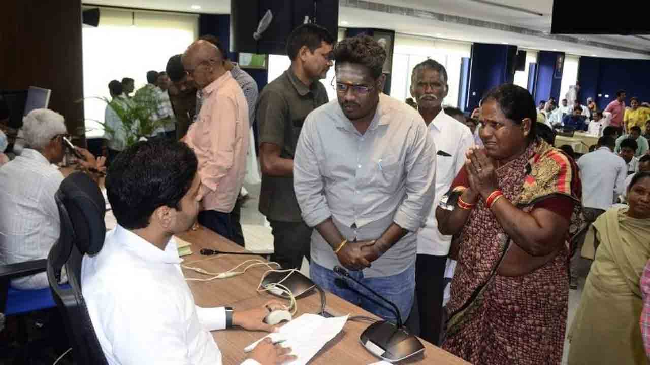 అర్జీలు పెండింగ్‌ లేకుండా చూడాలి