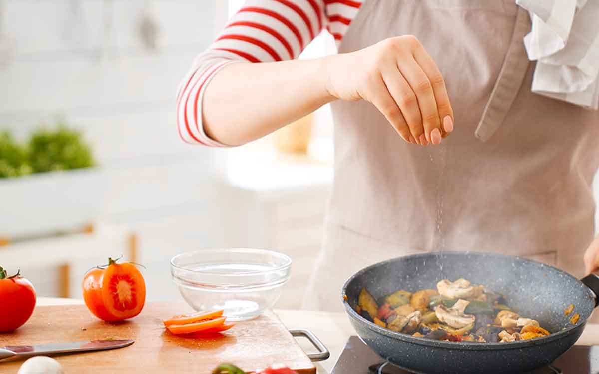 Nutrients | ఈ ఆహారాల‌ను అతిగా ఉడికిస్తే.. పోష‌కాల‌ను కోల్పోవాల్సి వ‌స్తుంది జాగ్ర‌త్త‌..!