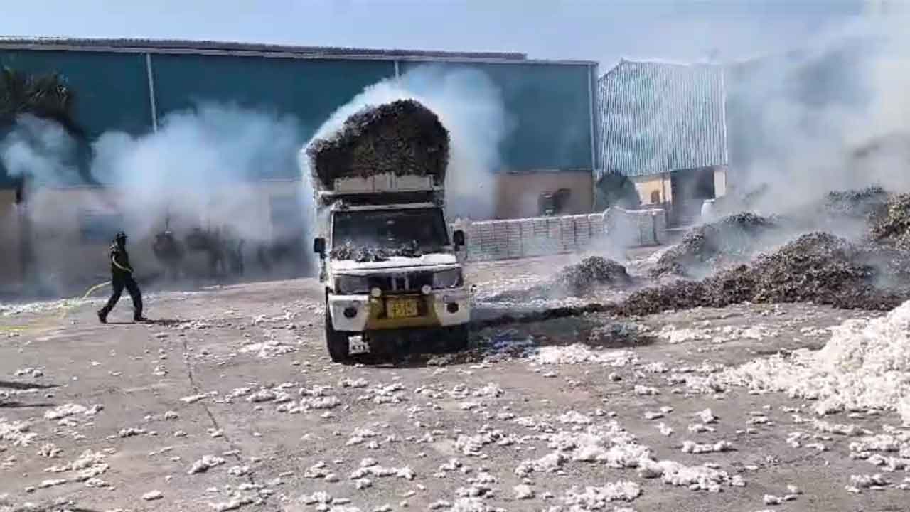 Asifabad | జిన్నింగ్ మిల్‌లో భారీ అగ్ని ప్రమాదం.. ఆసిఫాబాద్ జిల్లాలో ఘటన : వీడియో