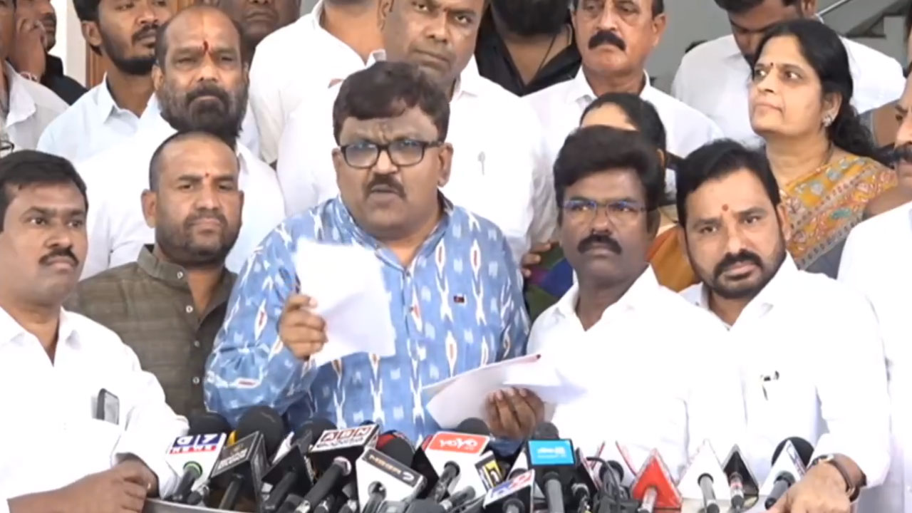 Desapathi Srinivas | ‘గేమ్ ఛేంజ‌ర్‌’కు ఎందుకు అద‌న‌పు షోలు..? సీఎం రేవంత్ రెడ్డిపై దేశ‌ప‌తి శ్రీనివాస్ ఫైర్