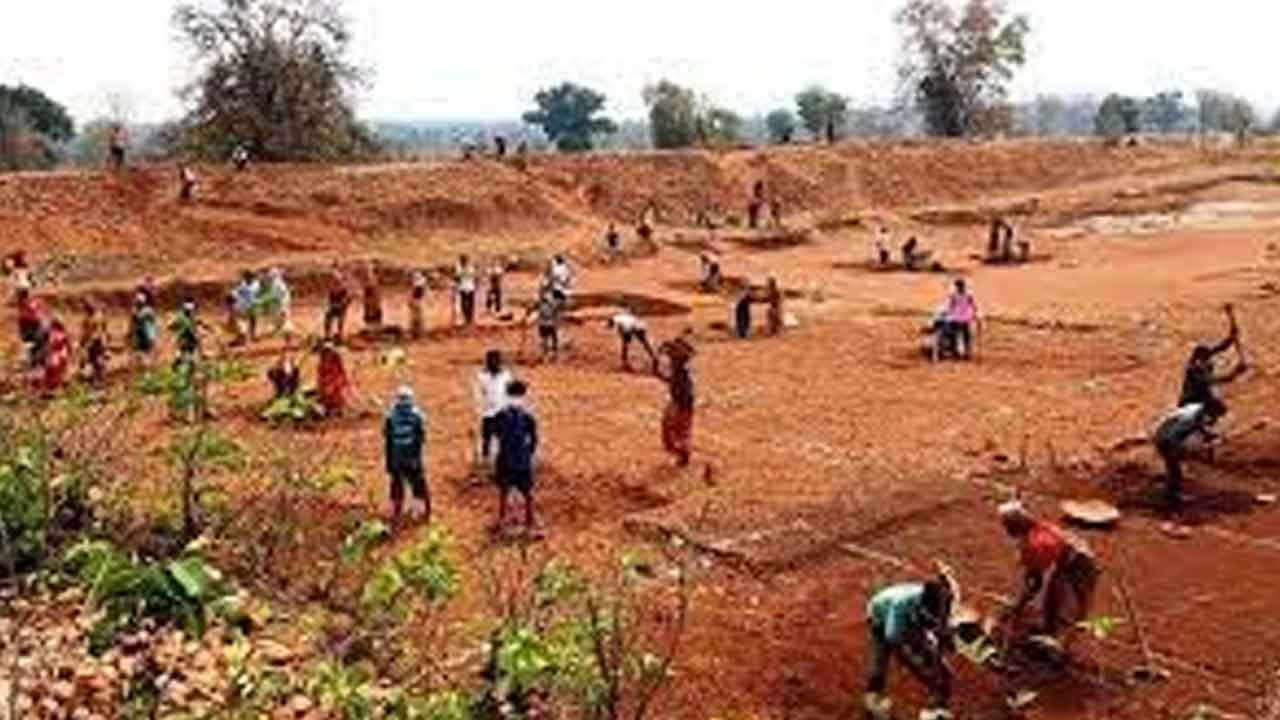 Rangareddy | భరోసా దేవుడెరుగు.. రంగారెడ్డి జిల్లాలో ఆత్మీయ భరోసా ఎంపిక భూటకమంటున్న కూలీలు