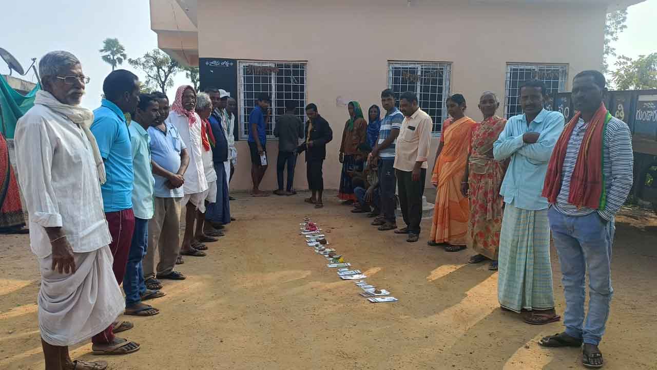 Fertilizers | తెలంగాణలో మళ్లీ మొదలైన ఎరువుల కోసం బారులు