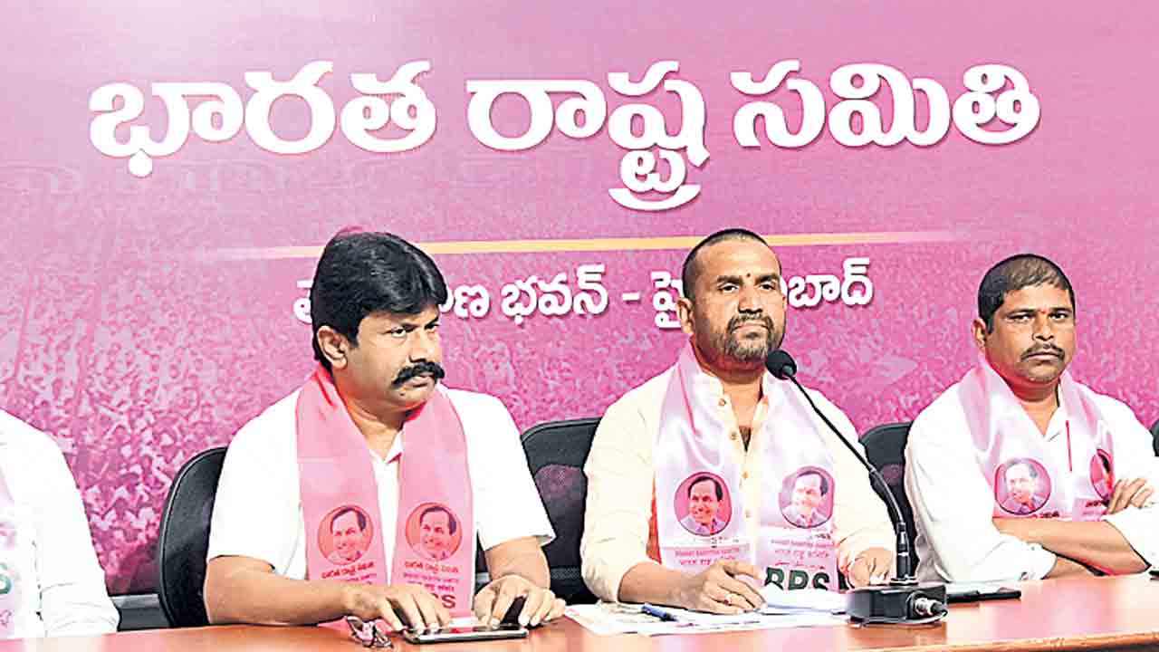 రాజ్యాంగేతర శక్తిగా రేవంత్‌ కుటుంబం!
