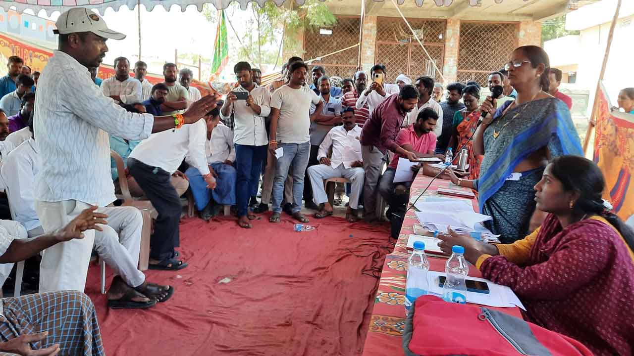 గ్రామసభల్లో గందరగోళం