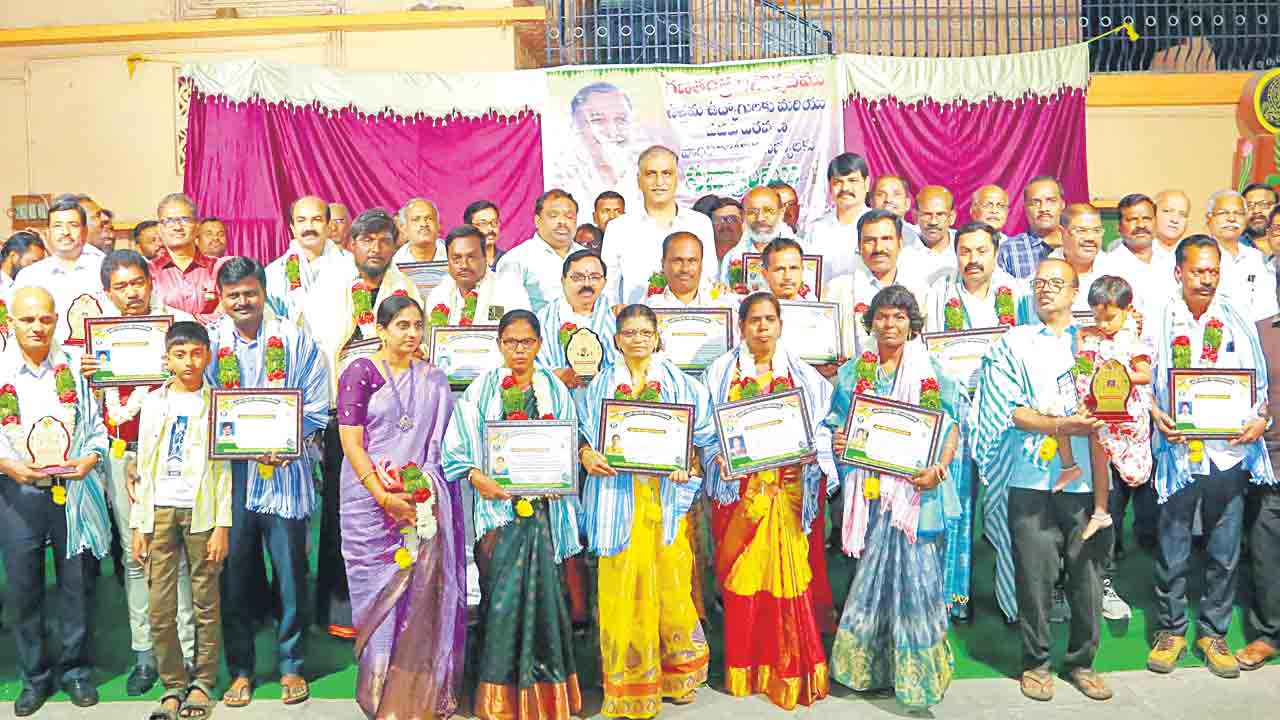 ఉద్యోగుల సమస్యలపై ప్రభుత్వాన్ని నిలదీస్తా..