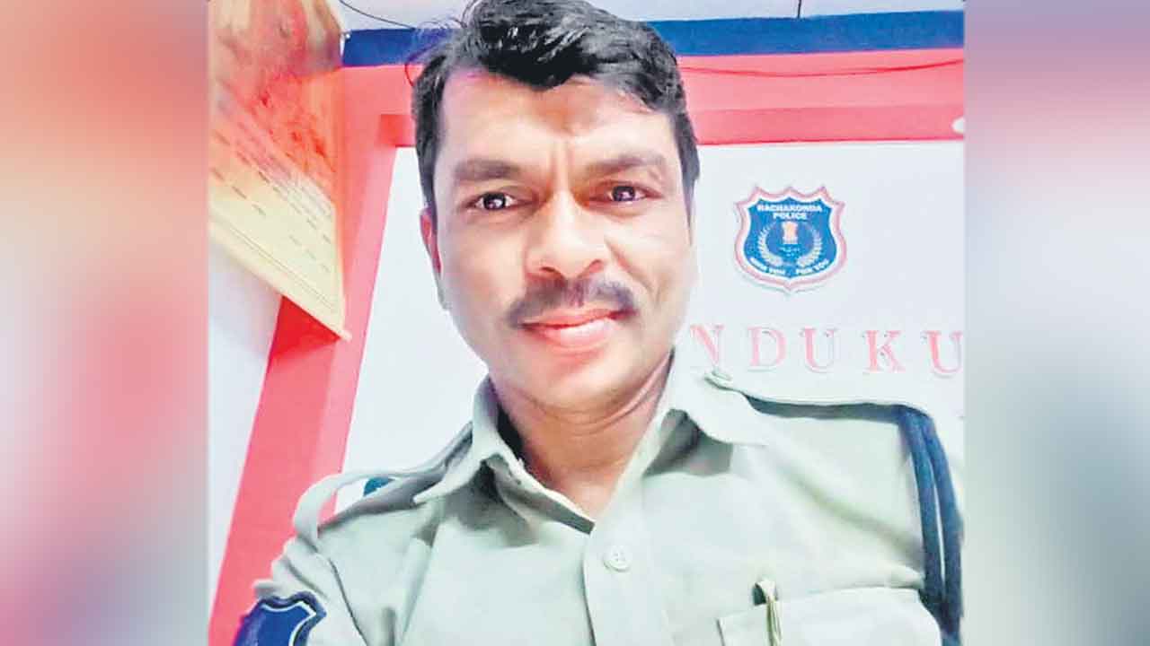 అనారోగ్యంతో కానిస్టేబుల్‌ ఆత్మహత్య