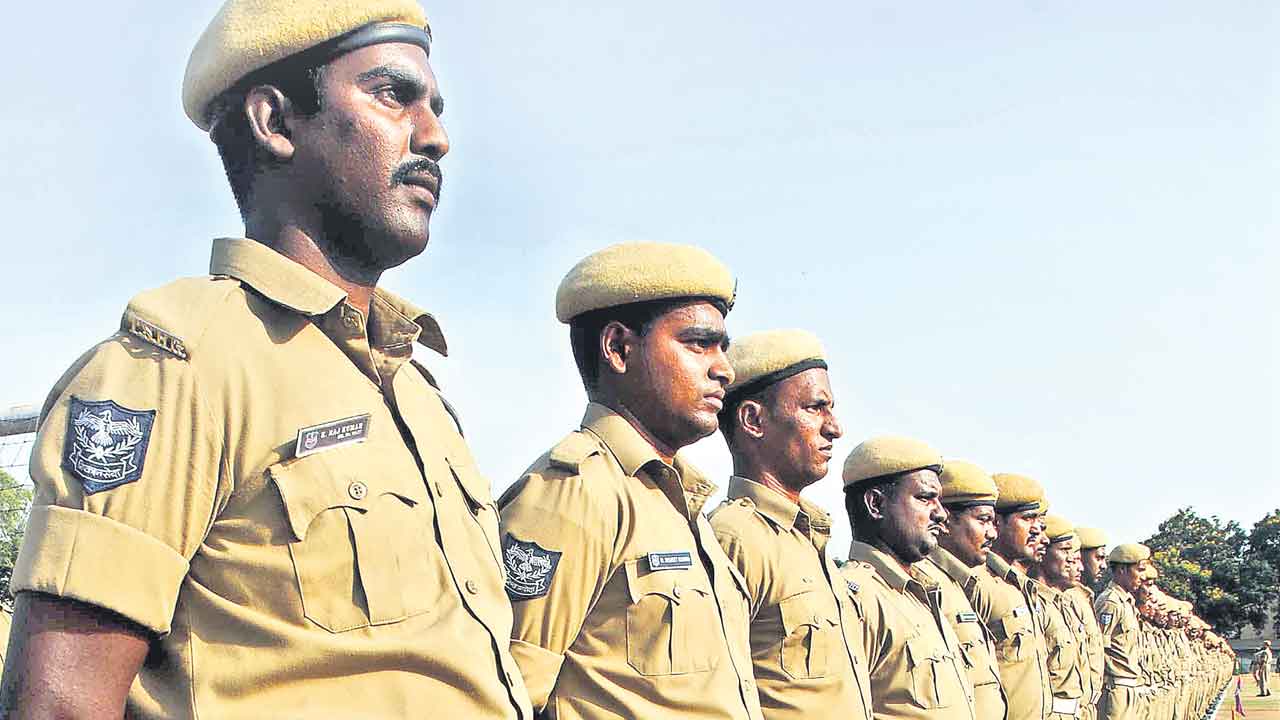 Home Guards | కారుణ్యంపై కాఠిన్యం.. హోంగార్డుల నోట్లో మట్టికొట్టిన సీఎం రేవంత్‌