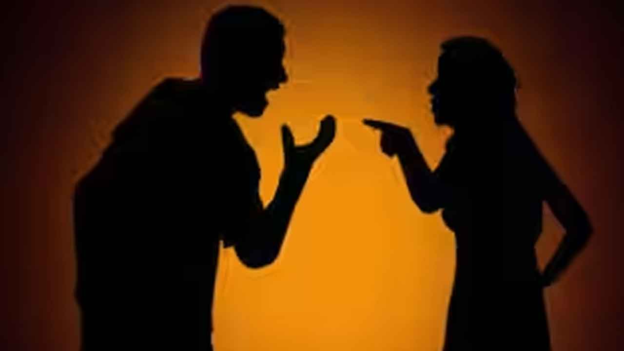 Jharkhand | భార్యతో గొడవ.. బావిలో పడ్డ భర్త.. కాపాడబోయి మరో నలుగురు మృతి