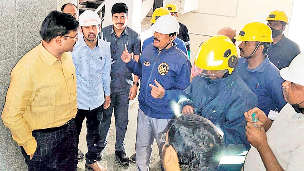 షేక్‌పేట ఆకాష్‌ భవనంలో అగ్ని ప్రమాదం