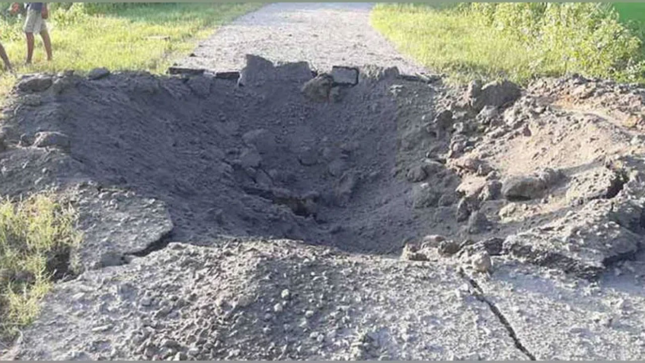 IED Blast | ఐఈడీని పేల్చిన మావోయిస్టులు.. 10 ఏండ్ల బాలిక‌కు తీవ్ర గాయాలు