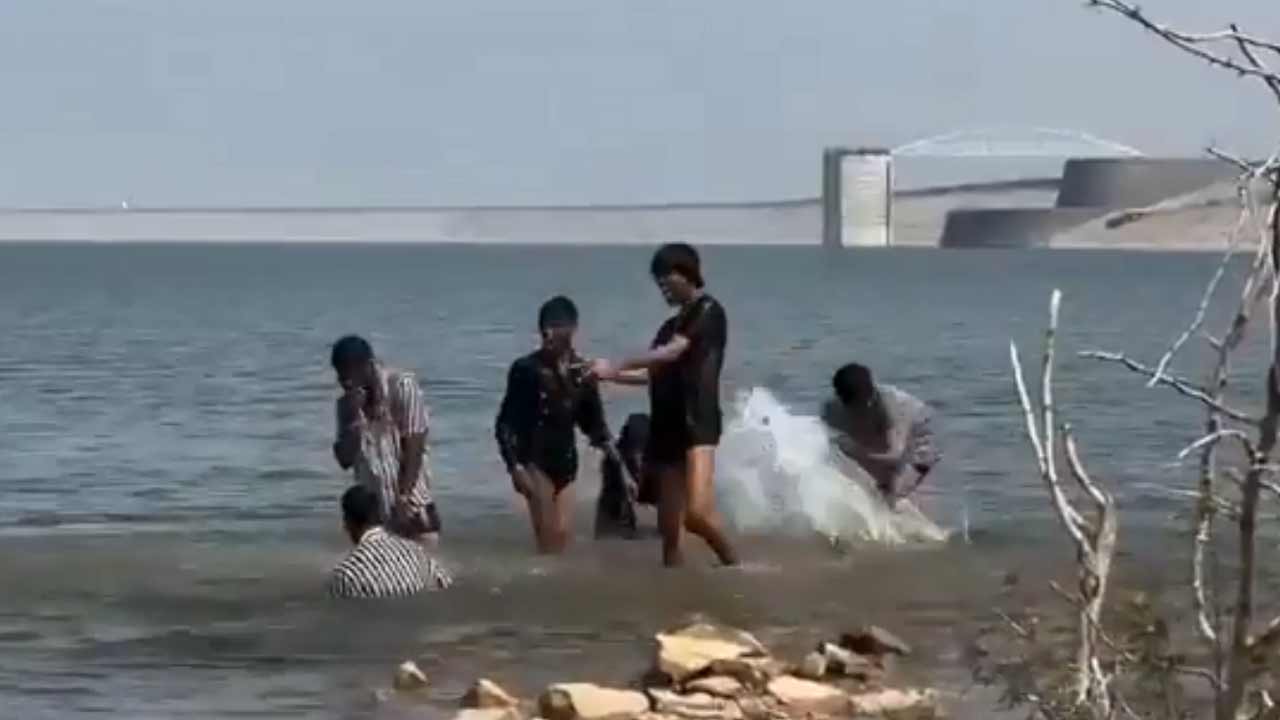 Kondapochamma Sagar | కొండపోచమ్మ సాగర్ మృతుల కుటుంబాలకు 15 లక్షల చొప్పున పరిహారం ఇవ్వాలి.. హరీశ్రావు డిమాండ్